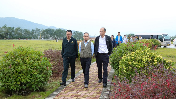 中國科學(xué)院院士張宏福和蘭州大學(xué)地質(zhì)科學(xué)與礦產(chǎn)資源學(xué)院院長(zhǎng)孟興民教授一行蒞臨金徽股份考察調(diào)研