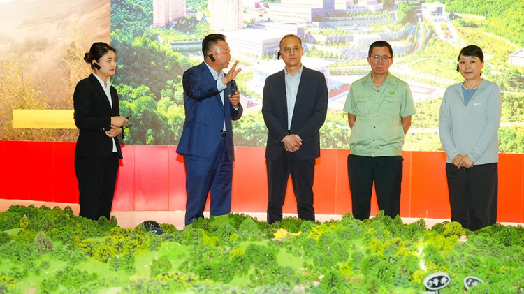 省科技廳黨組書記、廳長張世榮蒞臨金徽股份指導(dǎo)工作